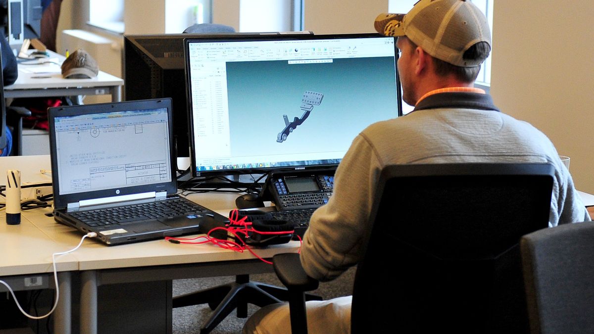 Masz działalność i etat? Skorzystasz na rozwiązaniach z tarczy antykryzysowej podwójnie.