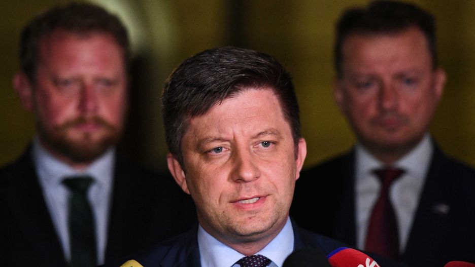 Warszawa. Awaria oczyszczalni ścieków Czajka. Na zdjęciu szef KPRM Michał Dworczyk