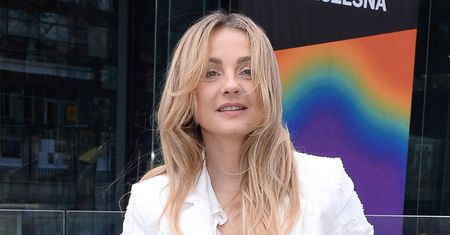 Małgosia Socha pokazała się bez makijażu. Gotuje wraz z mamą