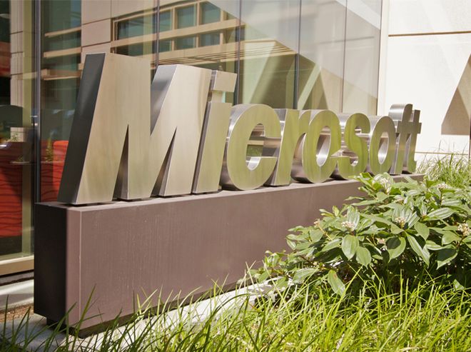 Microsoft bada, czy Rosjanie wykorzystali jego produkty do dezinformacji w USA
