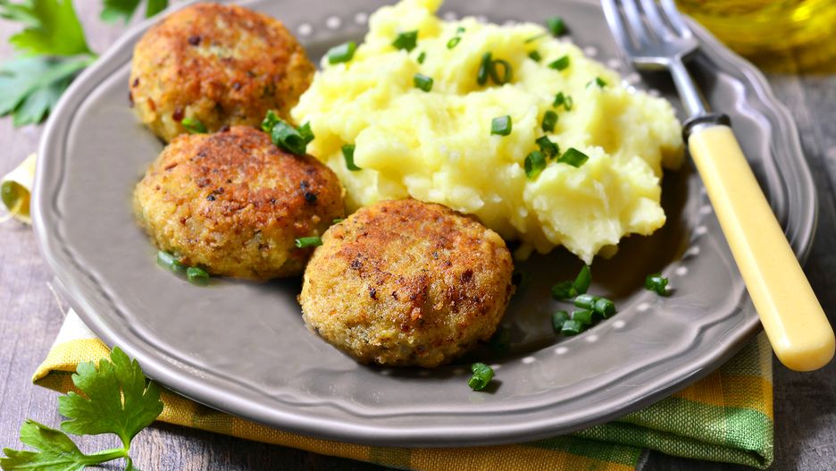 - Posłowie bardzo chwalą jakość posiłków, a szczególnie ich cenę - mówi Włodzimierz Bernacki z PiS