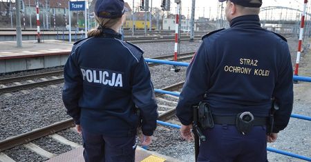 Policjantka i funkcjonariusz SOK uratowali życie młodego mężczyzny