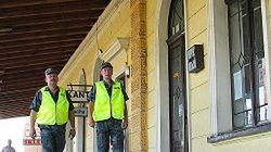 Funkcjonariusze Służby Ochrony Kolei