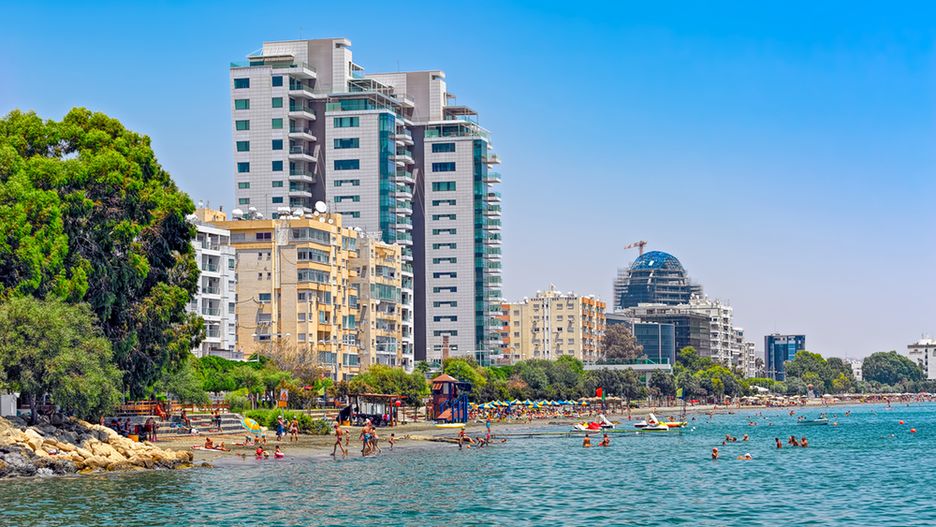 Limassol to drugie największe miasto na Cyprze. Sezon trwa tu przez cały rok