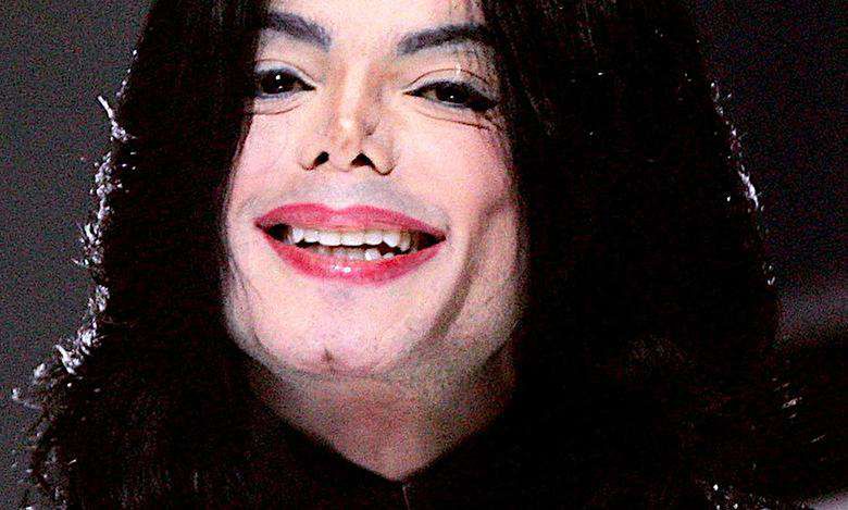 Film o Michaelu Jacksonie to rodzaj medialnego zabójstwa wielkiego artysty! Ujawnia przerażające fakty na temat nieżyjącego króla popu. Świat muzyczny jest w szoku!