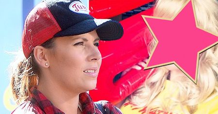 Ola Kwaśniewska jak Pamela Anderson! Pokazała zdjęcie, na którym wygląda jak gwiazda "Słonecznego patrolu"!