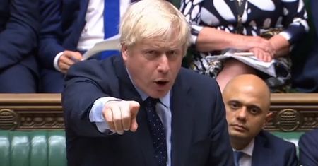 Chaos, rebelia i klęska Borisa Johnsona. Widmo brexitu oddala się