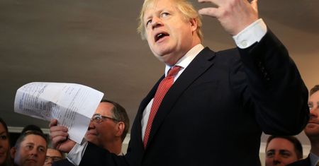 Kursy walut. Na rynek wrócił lęk przed twardym brexitem