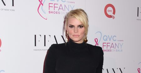 Jessica Simpson w za długich spodniach