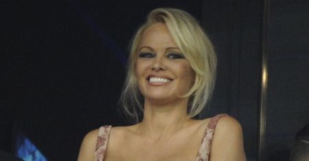 Pamela Anderson - 50 lat i takie ciało! Seksbomba ze "Słonecznego patrolu" kusi jak przed laty
