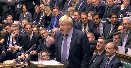 Brexit. Funt szybuje, Wielka Brytania czeka na głosowanie. Ekonomiści o Johnsonie: "mistrz chaosu"