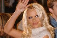 Pamela Anderson w obronie... kurczaków