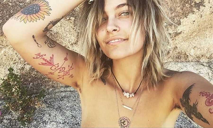 Pokazała fanom zdjęcie topless. Paris Jackson nie zna żadnych granic