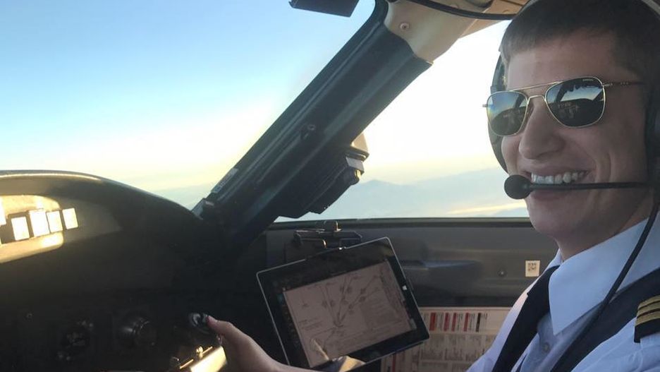 Jon Emerson jest pilotem SkyWest Air