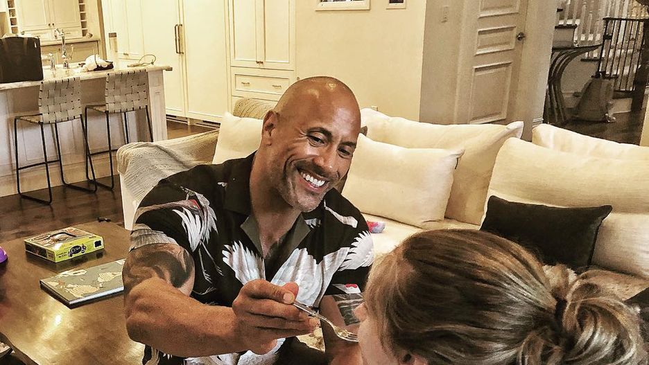 The Rock karmi swoją partnerkę Lauren Hashian