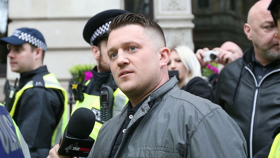 Tommy Robinson został skazany na 13 miesiące więzienia niespełna 24 godziny po aresztowaniu
