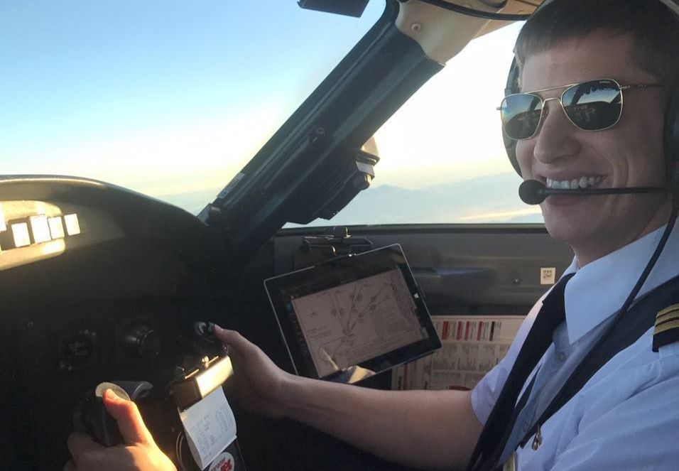 Jon Emerson jest pilotem SkyWest Air