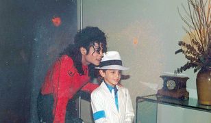 Bruksela rezygnuje z ubrania słynnego posągu w strój Jacksona. Wszystko przez skandal pedofilski