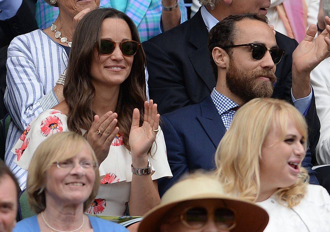 Pippa i James Middleton i Rebel Wilson na meczu tenisa na Wimbledonie (fot. ONS)
