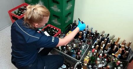 Nielegalny proceder. Policja w Sopocie skonfiskowała 300 litrów alkoholu