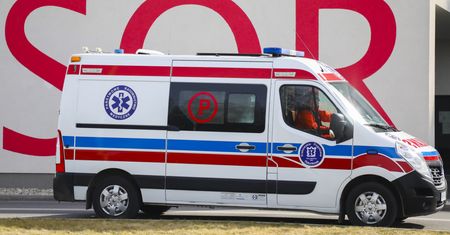 Koronawirus w Polsce. Ksiądz odprawił pogrzeby. Potem trafił do szpitala