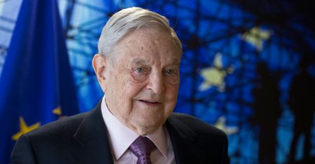 Orban triumfuje. Fundacja Sorosa opuszcza Węgry