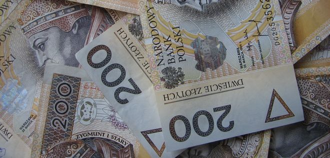 GUS: wynagrodzenie w grudniu wzrosło o 2,4 proc.
