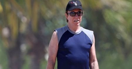 Chuck Norris zgolił brodę!