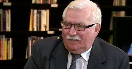 Fala domysłów po wpisie autora rozmowy z Wałęsą