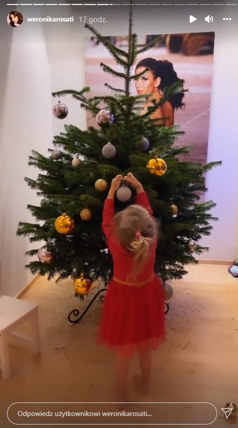 Weronika Rosati i jej córeczka przygotowują się do świąt