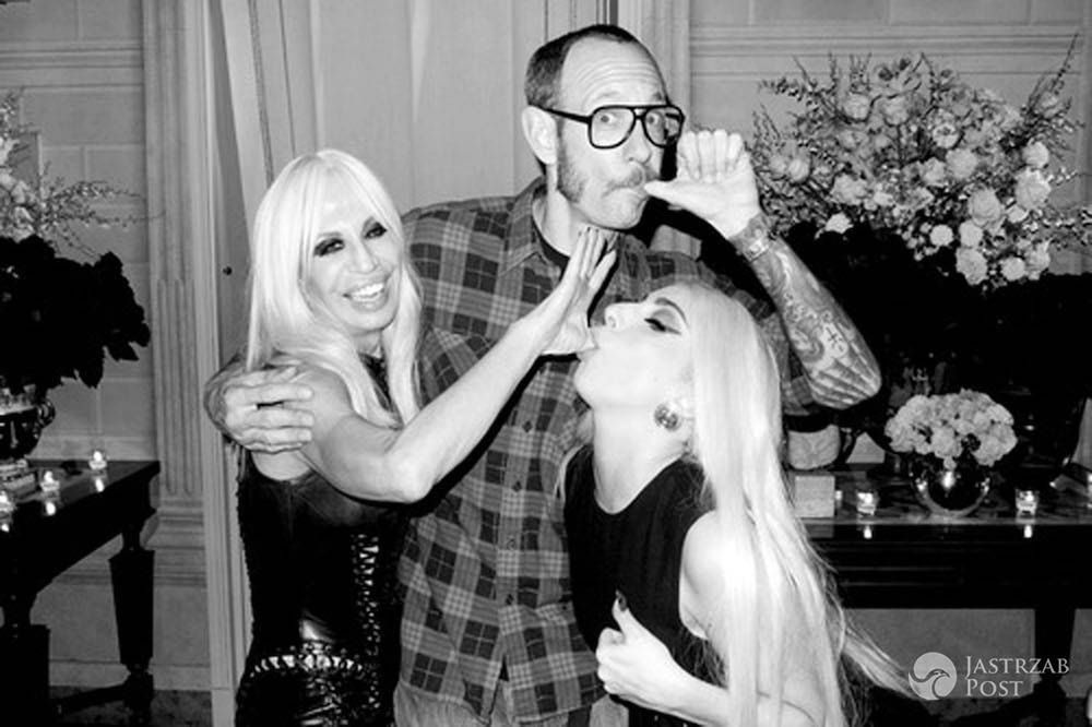 Terry Richardson z Donatellą Versace i Lady Gagą