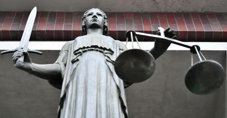 Półtora roku więzienia w zawieszeniu dla b. wiceprezydenta Wrocławia Michała J. oskarżonego o korupcję