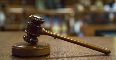 Warmińsko-mazurskie: Sąd skazał mężczyznę na 20 lat więzienia. Chciał wymordować swoją rodzinę
