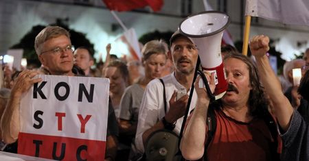 Protesty w wielu miastach przeciwko zmianom w sądownictwie. Ludzie wyszli na ulice
