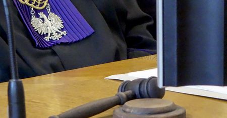 Właścicielka biura podróży zatrzymana. Usłyszała 23 zarzuty