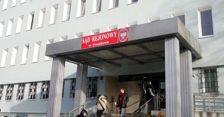 Adwokat ma iść do aresztu, bo nie chciał zdradzić tajemnicy klienta. Okręgowa Rada stoi za nim murem