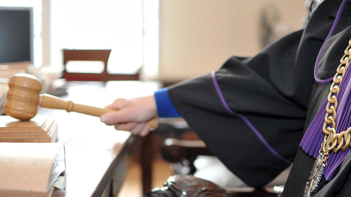 Po decyzji sądu prokuratura musiała zająć się sprawą wpisu radnego PiS