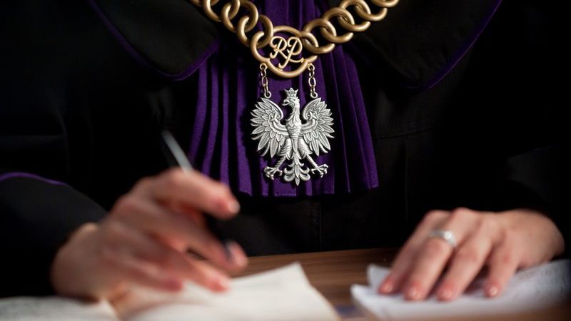 Sąd ustali, czy wersja dyrektor banku jest prawdziwa