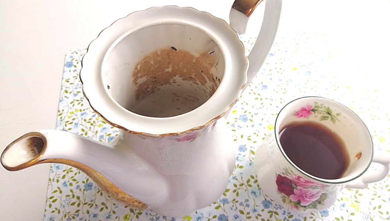 jak parzyć herbatę aby nie pozostawiała osadu fot. genialne.pl