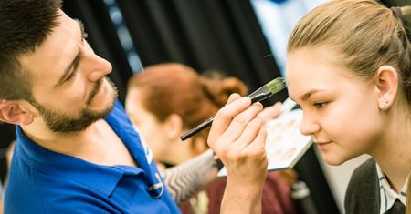 "Celebrity Salon": Gwiazdy szykują wizaż na czerwony dywan