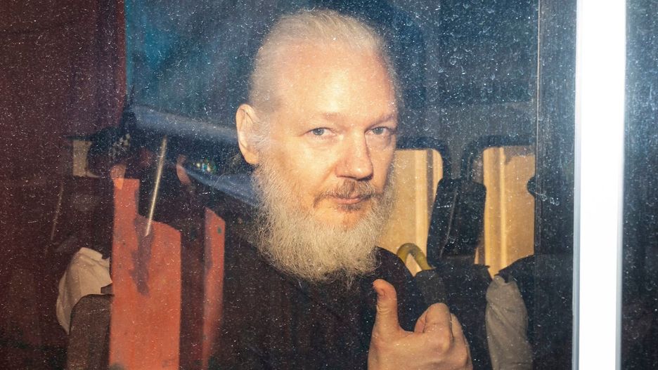 Julian Assange po aresztowaniu w ambasadzie Ekwadoru w Londynie