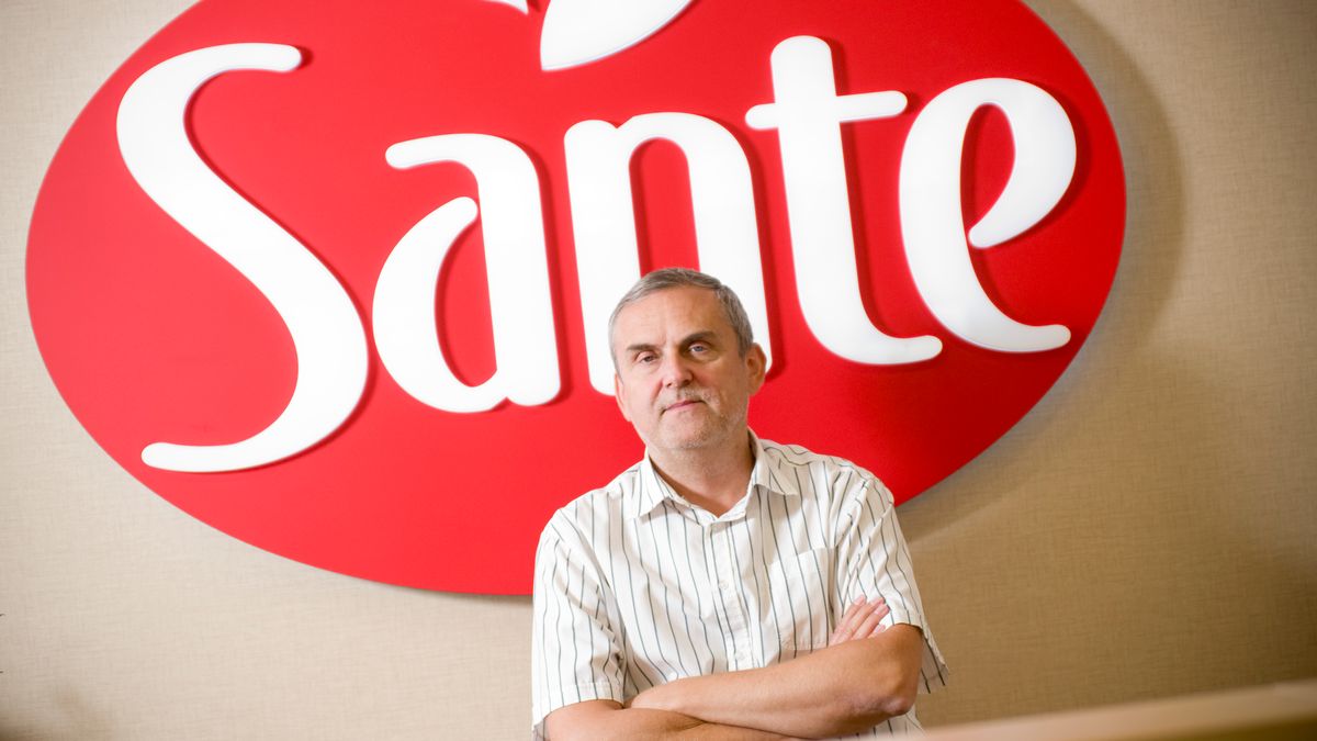 Prezes Sante Andrzej Kowalski w siedzibie firmy. Zdjęcie z 2012 roku.