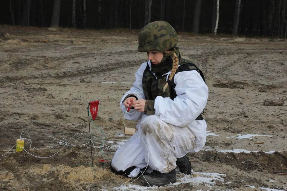 Eliza jest saperką. "Nie mogę mieć gorszego dnia w pracy"