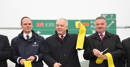 Otwarty odcinek S17. Jacek Sasin: "komunikujemy Polskę i Polaków"