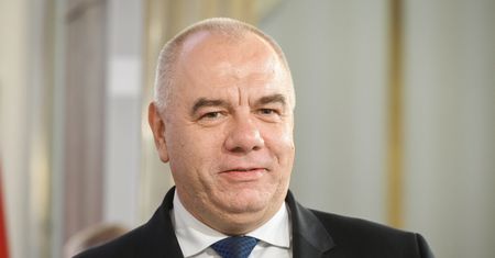Jacek Sasin chwyci za "miotłę" i posprząta "skarb". To jedna z najbłyskotliwszych karier w historii PiS