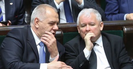 Koronawirus w Polsce. "To oni muszą 'dowieźć' wybory. Jacek Sasin i Tomasz Zdzikot przejmują rolę PKW" [OPINIA]