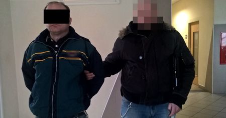 Napaść na kobietę na Woli. "Mężczyźni dusili ją, szarpali, chcieli wyrwać torebkę"