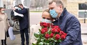 Córka Jacka Kurskiego od pierwszych dni życia opływa w luksusy. Takie samo nosidełko dla dzieci wybrali Lewandowscy