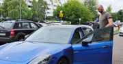 Marcin Gortat przyłapany w porsche panamerze 4 e-hybrid sport turismo. Auto jest warte fortunę!
