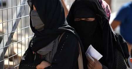 Wzorzyste tkaniny przeciwko dżihadowi. Kobiety na wojnie z radykalnym islamem